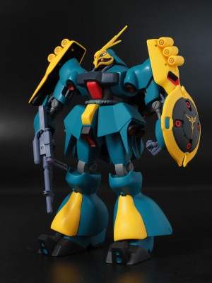 1/144 ヤクト・ドーガ (ギュネイ・ガス専用機)